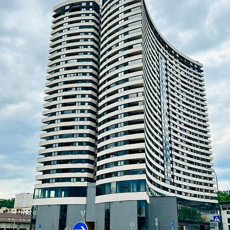 New Cosy In Tower Apartman